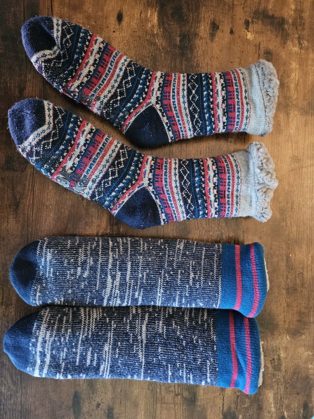 MUK LUKS Cozy Winter Slipper Sock Bundle (2 Pairs) EUC